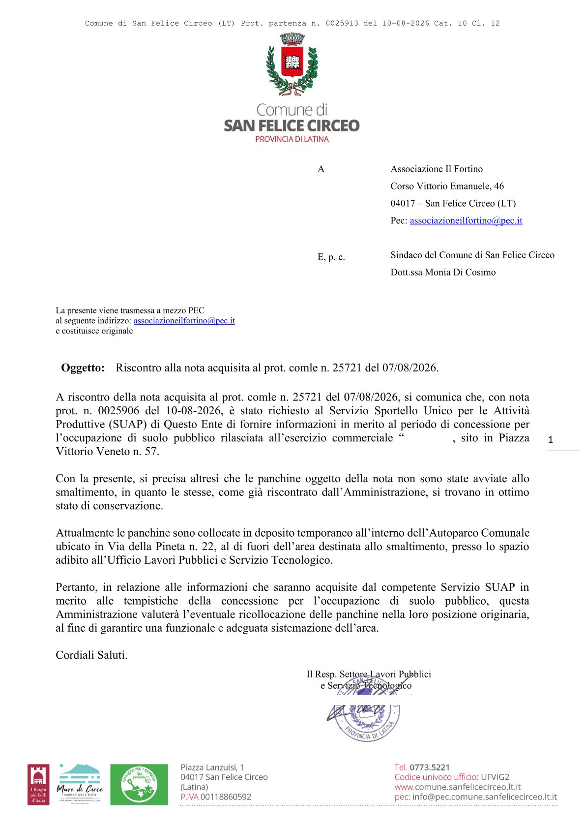 Un altro pezzo di spazio pubblico – patrimonio della collettività – sacrificato, apparentemente senza alcuna spiegazione.
