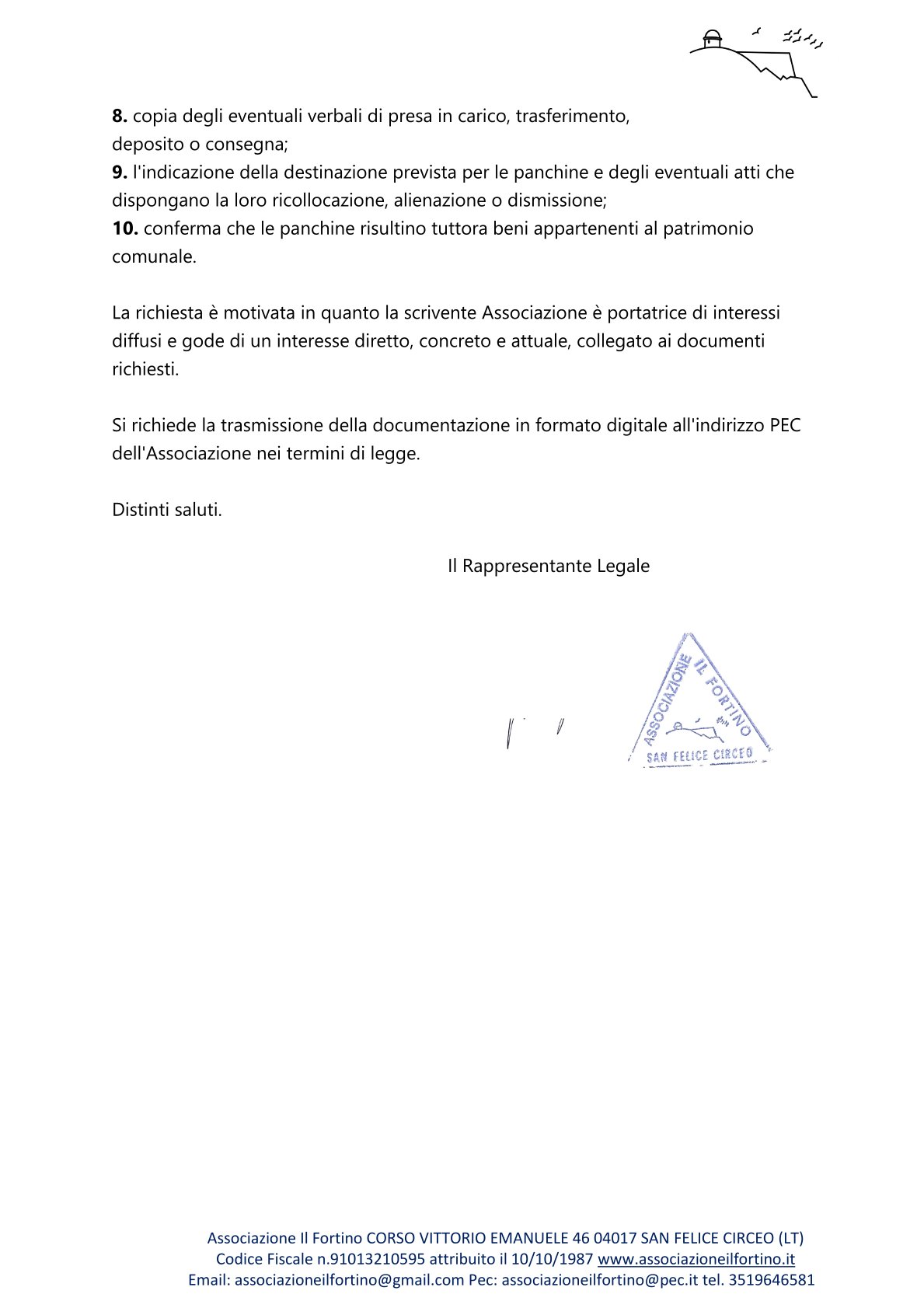 Un altro pezzo di spazio pubblico – patrimonio della collettività – sacrificato, apparentemente senza alcuna spiegazione.